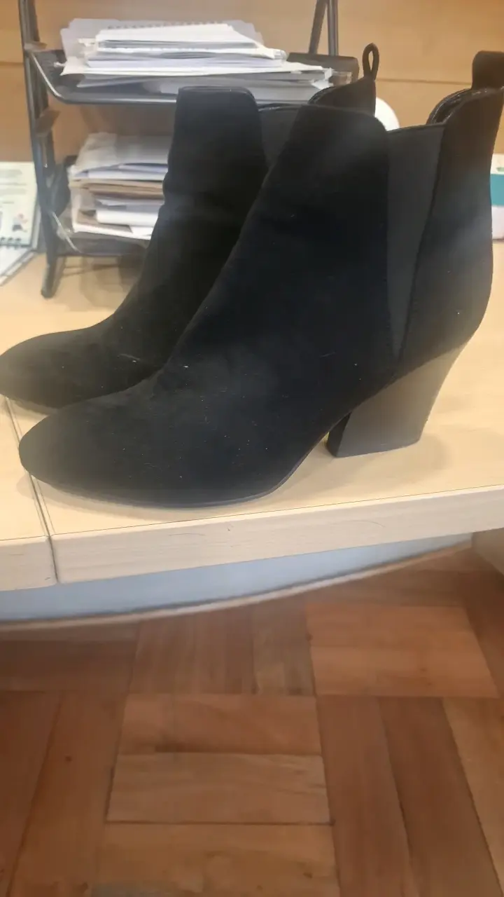 Botines negros de gamuza con tacón - 3