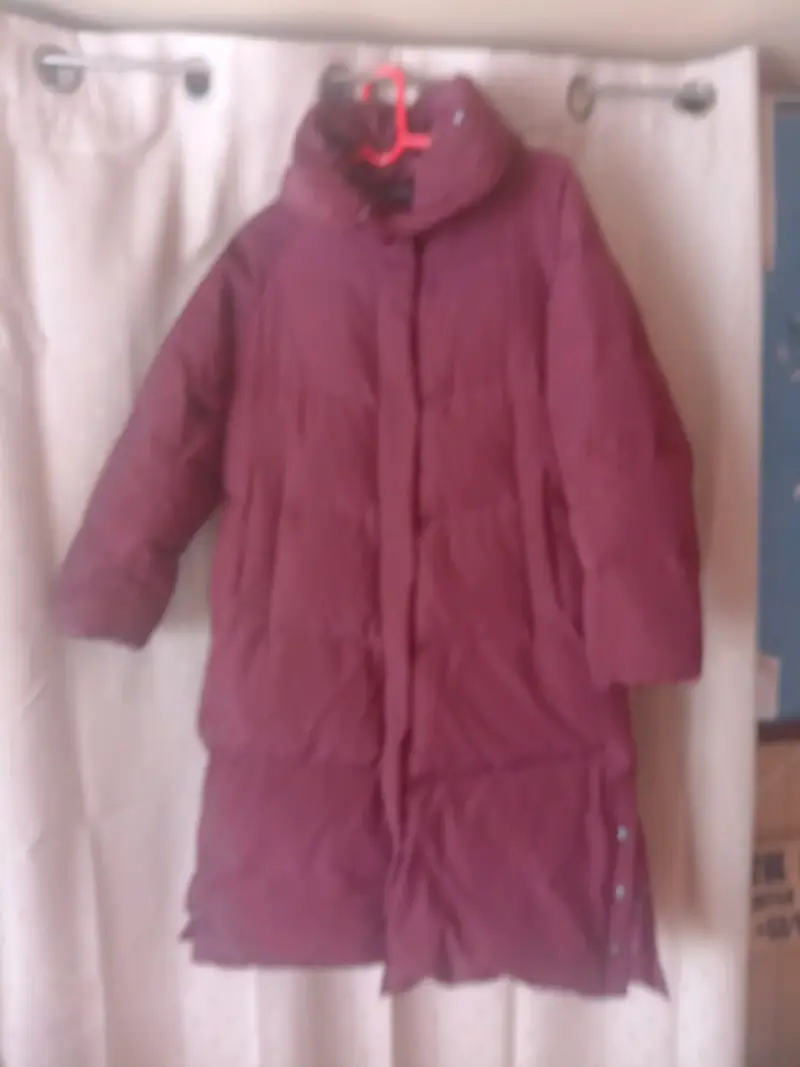 Abrigo largo acolchado burdeos para mujer - 1