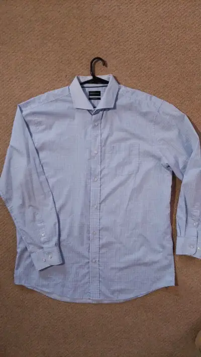 Camisa formal azul claro para hombre - miniatura 1