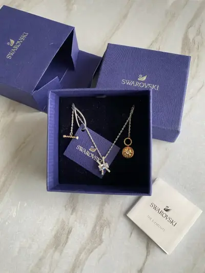 Collar Swarovski Colección Zodiac Piscis Original - miniatura 1