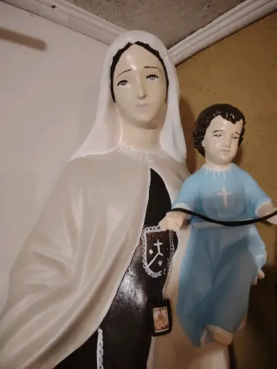 Estatua religiosa de Virgen un metro 20 - miniatura 2