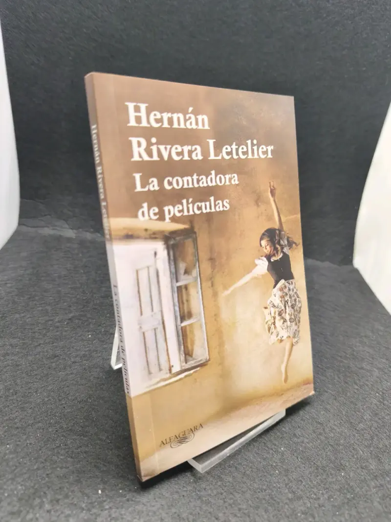 Libro 'La contadora de películas' de Hernán Rivera Letelier - 2