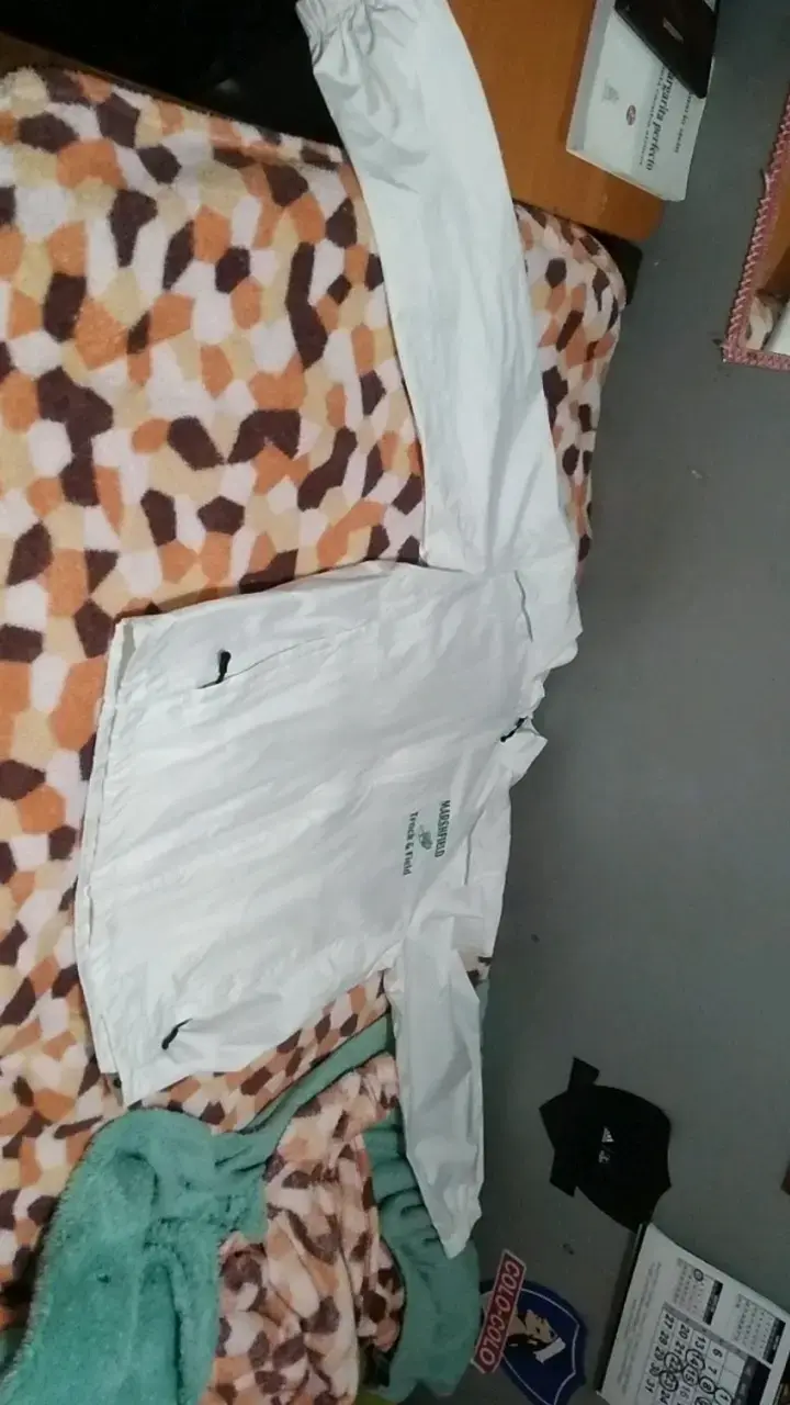 Chaqueta deportiva blanca para mujer