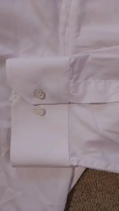 Camisa blanca de vestir para hombre - miniatura 3