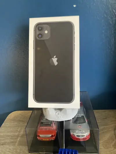 iPhone 11 128GB en excelente estado. - miniatura 3