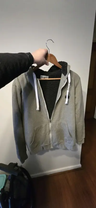 Maleta Roja - mas ropa para hombre m y l - miniatura 3