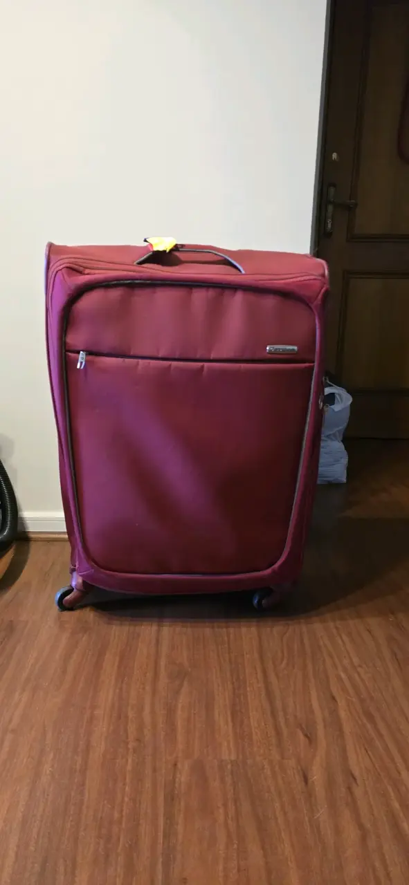 Maleta Roja - mas ropa para hombre m y l - 6