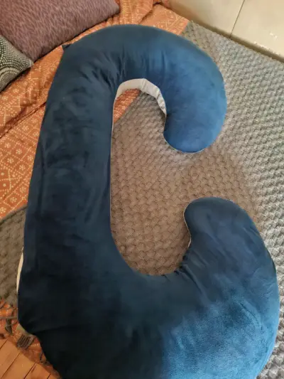 Almohada de embarazo en forma de U azul - miniatura 2