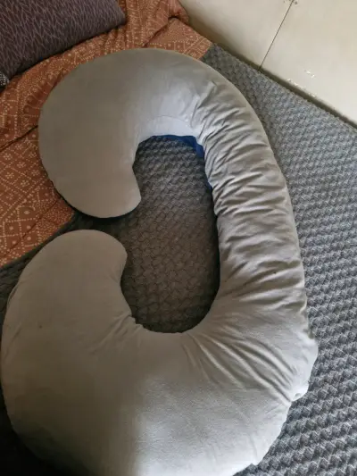 Almohada de embarazo en forma de U azul - miniatura 3