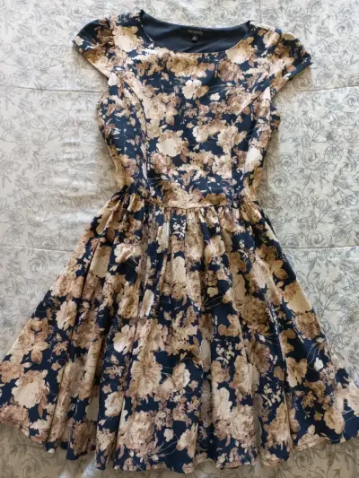 Vestido floral elegante Nicopoly - miniatura 1