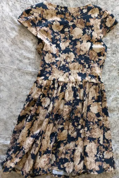 Vestido floral elegante Nicopoly - miniatura 2