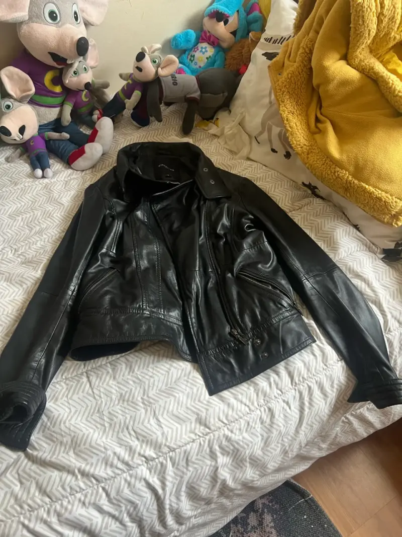 Chaqueta de cuero negra para mujer - 1