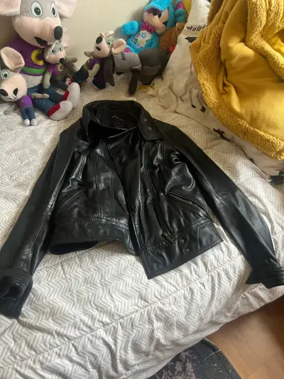 Chaqueta de cuero negra para mujer - miniatura 1