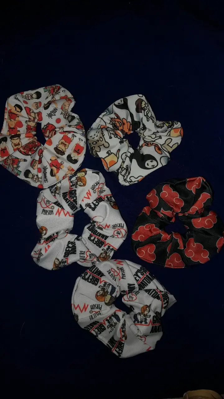 Set de coleteros con diseño de anime
