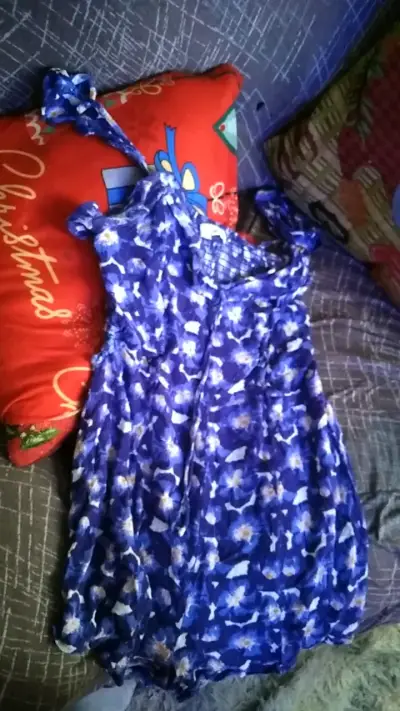 Vestido floral azul para mujer - miniatura 1