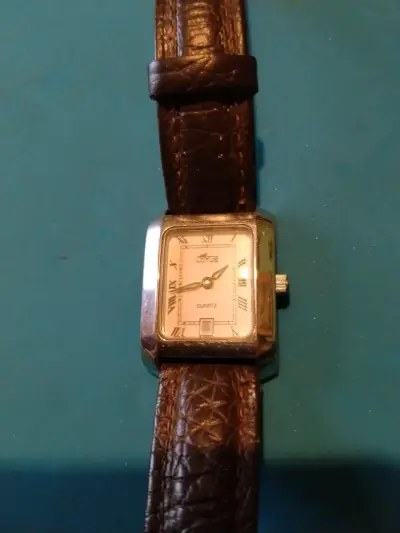 Reloj de pulsera Lotus clásico con correa de cuero - miniatura 1