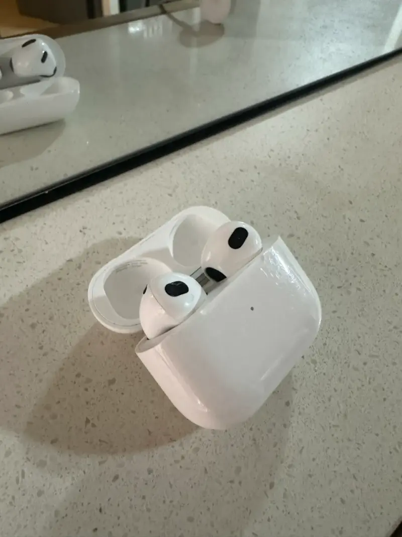 Auriculares inalámbricos con estuche de carga - 1