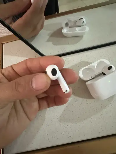 Auriculares inalámbricos con estuche de carga - miniatura 2
