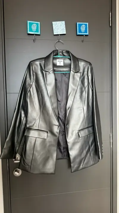 Blazer ecocuero metálico plateado Opposite - miniatura 2