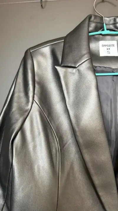 Blazer ecocuero metálico plateado Opposite - miniatura 4