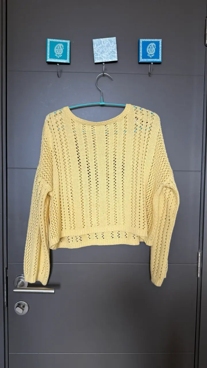 Sweater calado amarillo pastel - 1