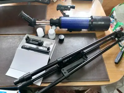 Telescopio con trípode y accesorios - miniatura 1
