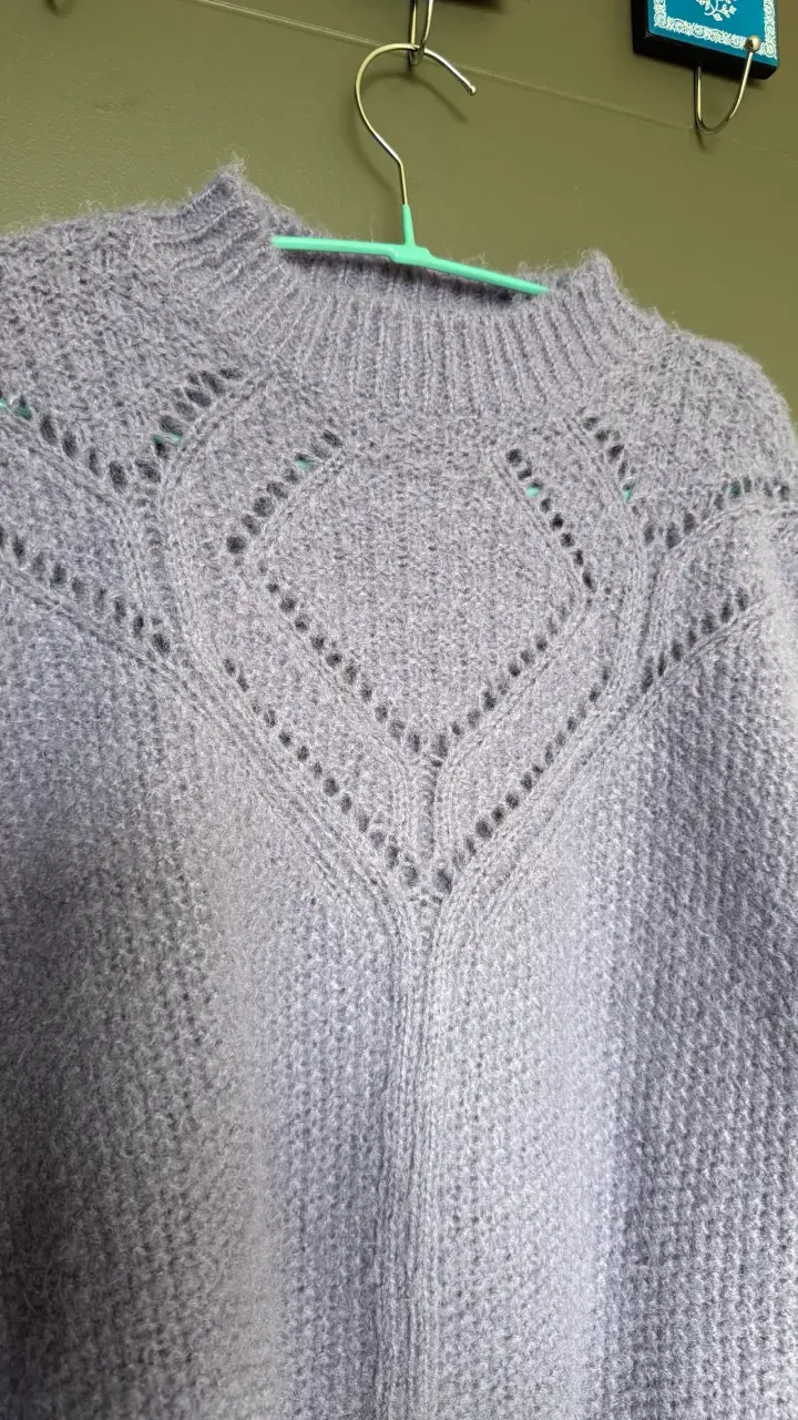 Sweater de punto morado pastel - 2