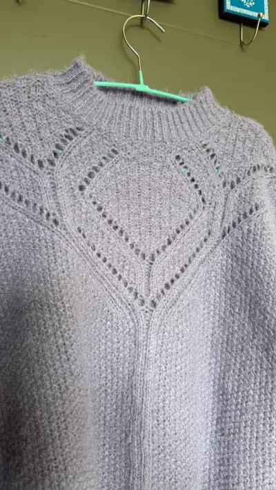 Sweater de punto morado pastel - miniatura 2