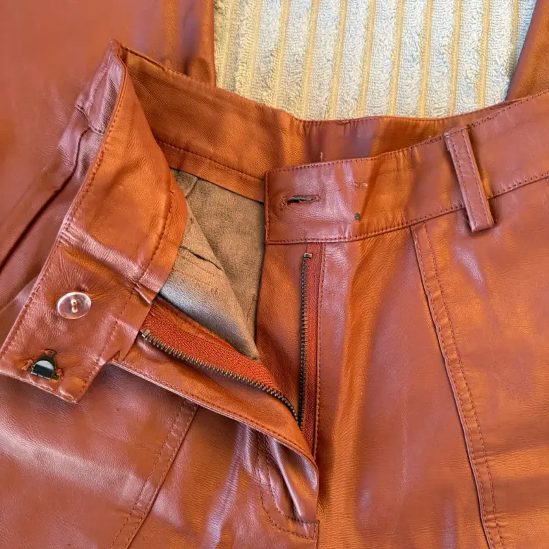 Pantalones de ecocuero café - 4