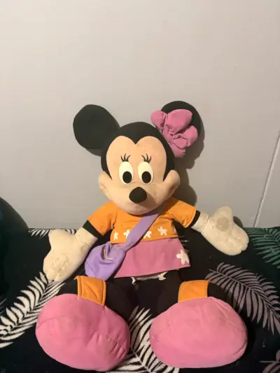 Peluche Minnie Mouse grande con vestido colorido - miniatura 1