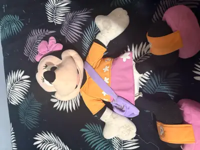 Peluche Minnie Mouse grande con vestido colorido - miniatura 2