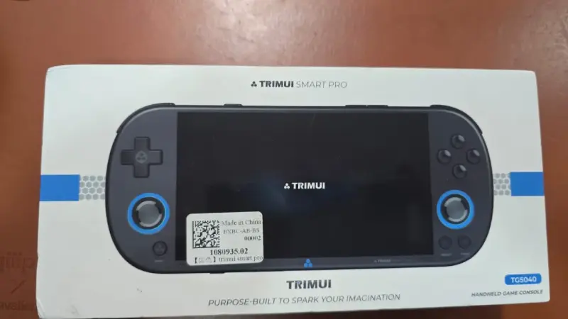 Consola portátil Trimui Smart Pro con juegos retro - 2