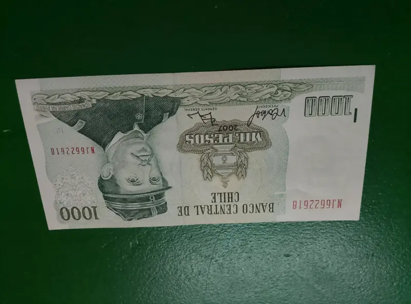 Billete de 1000 pesos chilenos en buen estado - 1