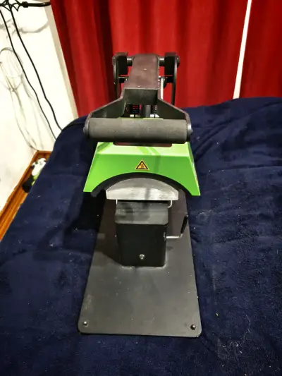 Prensa térmica para gorros  con control digital - miniatura 2