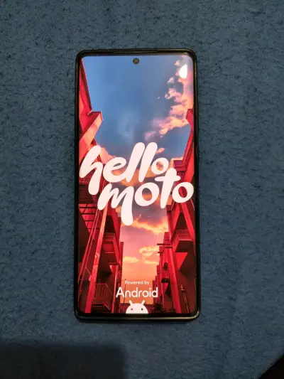 Smartphone Motorola con pantalla grande - miniatura 1