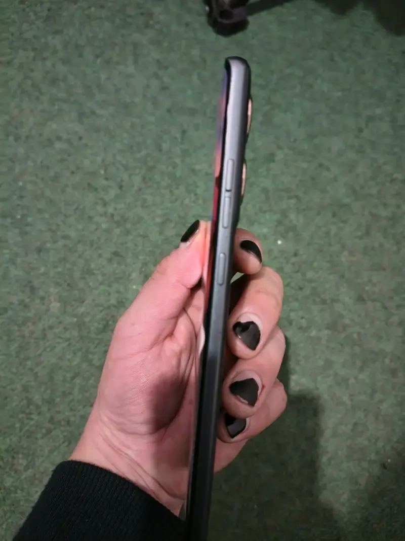 Smartphone Motorola con pantalla grande - 5