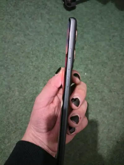 Smartphone Motorola con pantalla grande - miniatura 5
