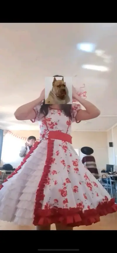 Vestido de cueca tradicional chileno con flores - miniatura 1