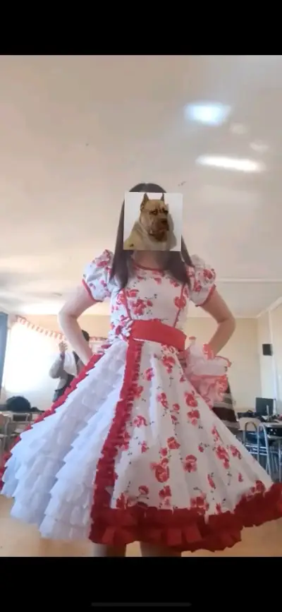 Vestido de cueca tradicional chileno con flores - miniatura 2