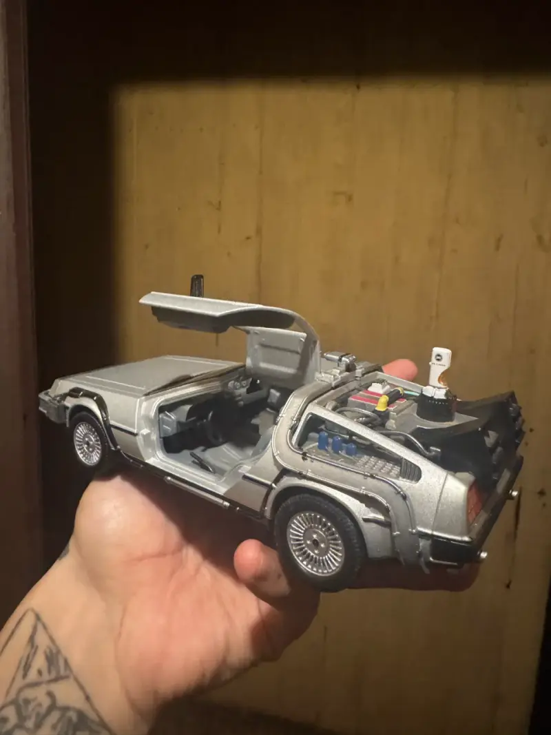 Réplica de Auto DeLorean de Volver al Futuro - 2