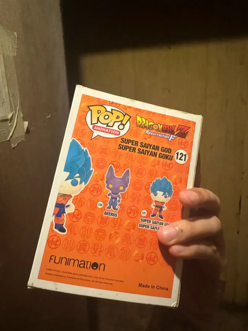 Figura Funko Pop Super Saiyan God Goku - 2