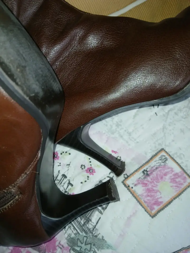 Botas marrones con tachas - 5
