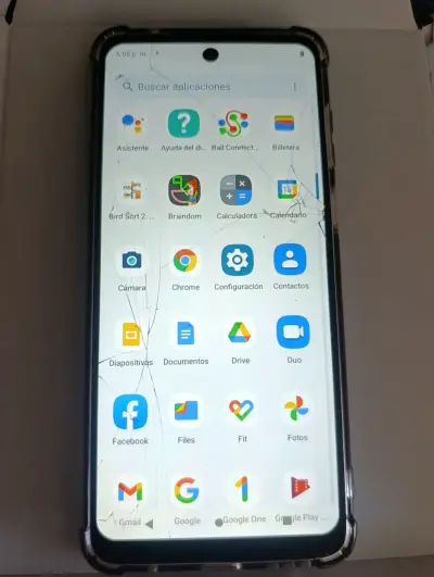 Smartphone Motorola con triple cámara trasera - miniatura 2
