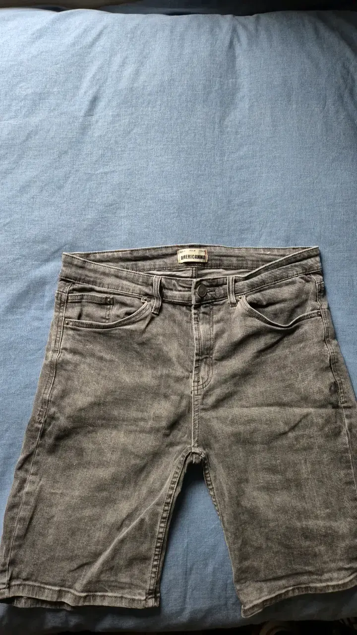 Bermudas de mezclilla gris para hombre - 1
