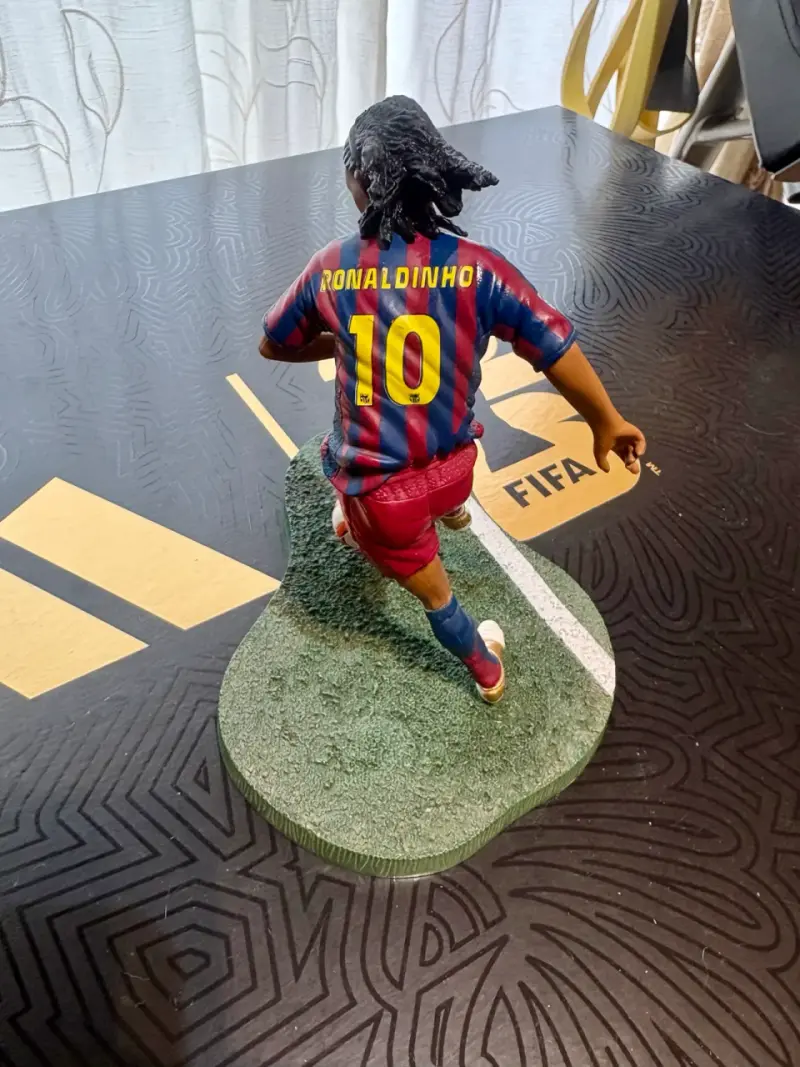 Figura de Colección fútbol Ronaldinho FC Barcelona - 3