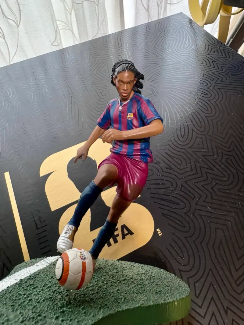 Figura de Colección fútbol Ronaldinho FC Barcelona - 5