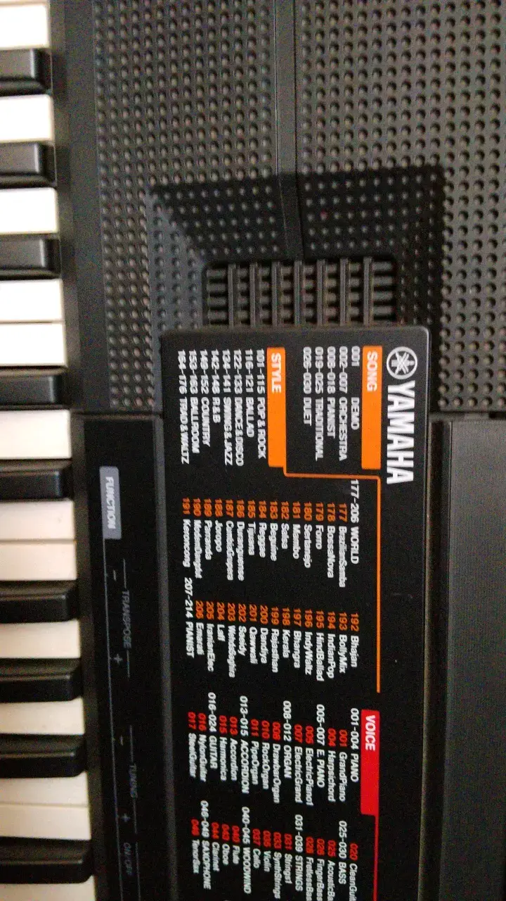 Teclado Yamaha PSR-185 con adaptador - 2