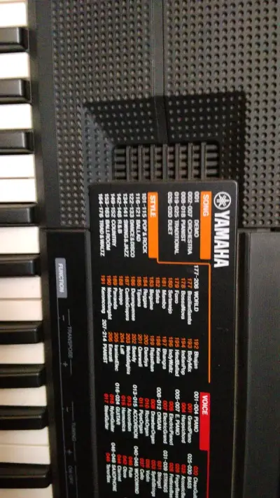 Teclado Yamaha PSR-185 con adaptador - miniatura 2