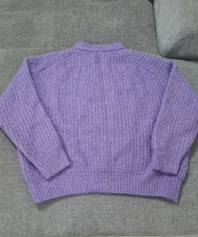 Suéter morado de lana para mujer - miniatura 2