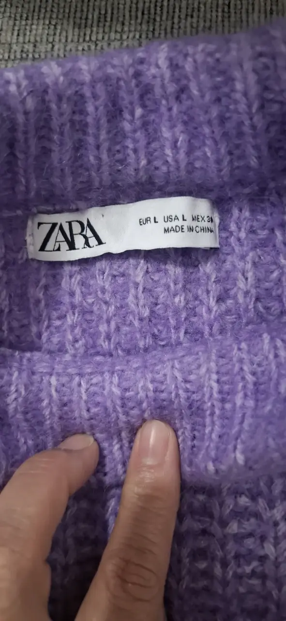 Suéter morado de lana para mujer - 3
